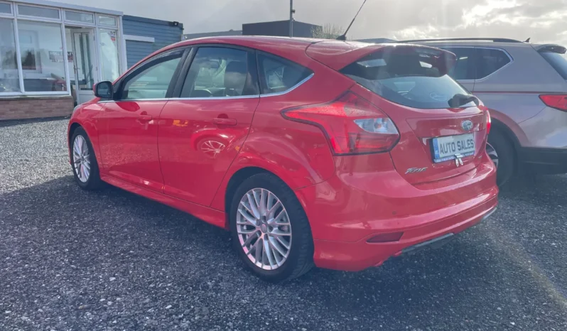 
								Ford Focus 2014 1.0 ECO BOOST full									