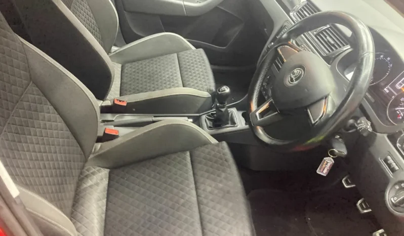 
								SKODA RAPID 1.2 SPORT full									